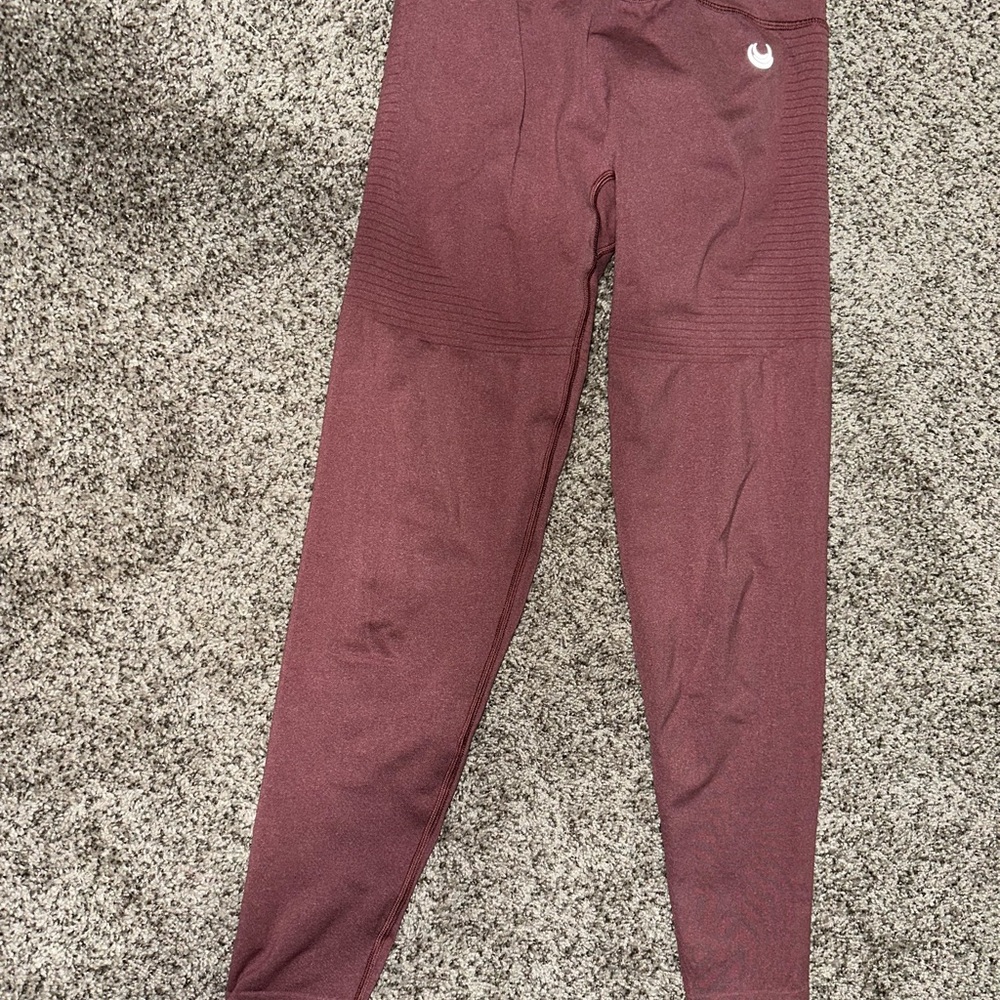 Women's Burgundy Leggings